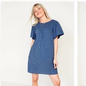 Old Navy Flutter Sleeve Smocked,Floral Embroidered, Size Small